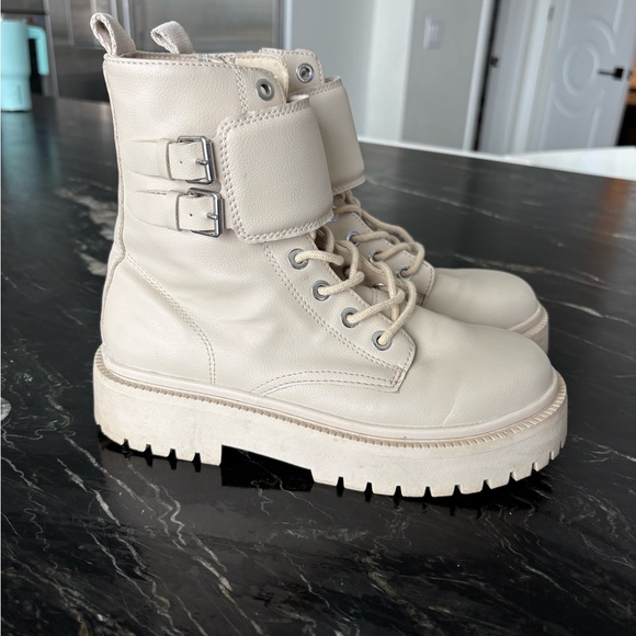 Zara Light Beige Chunky Combat Style Zipper Up Ankles Boots Size 35 Girls - Picture 2 of 6